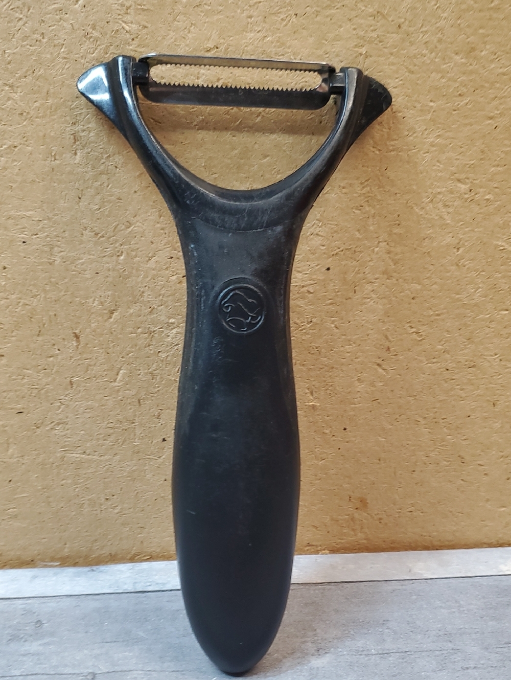 Pampered Chef Julienne  Peeler Serrated Vegetable 1073 without Protective Cover